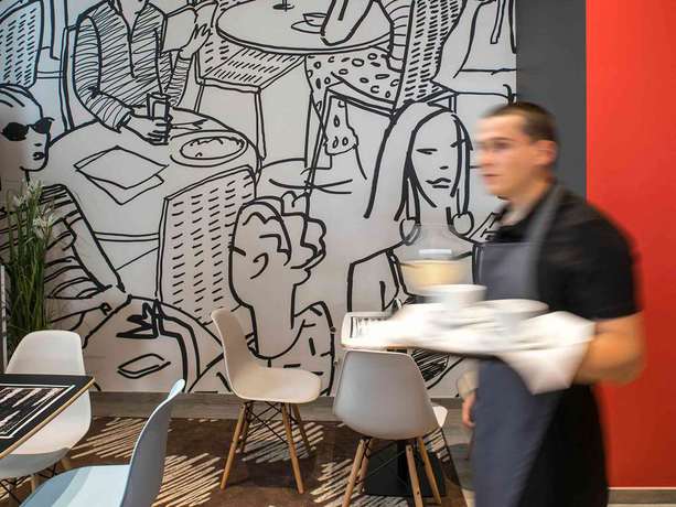 Imagen del bar/restaurante del Hotel Ibis Riga Centre. Foto 7