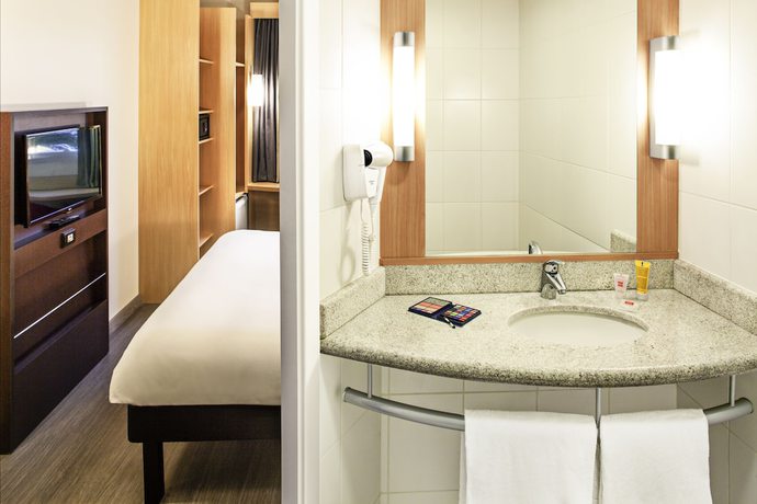 Imagen de la habitación del Hotel Ibis Rio De Janeiro Barra Da Tijuca. Foto 10