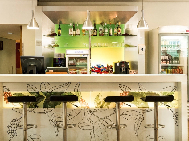 Imagen del bar/restaurante del Hotel Ibis Rio De Janeiro Centro. Foto 9