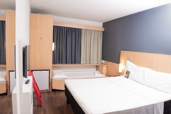 Imagen de la habitación del Hotel Ibis Rio De Janeiro Santos Dumont. Foto 8