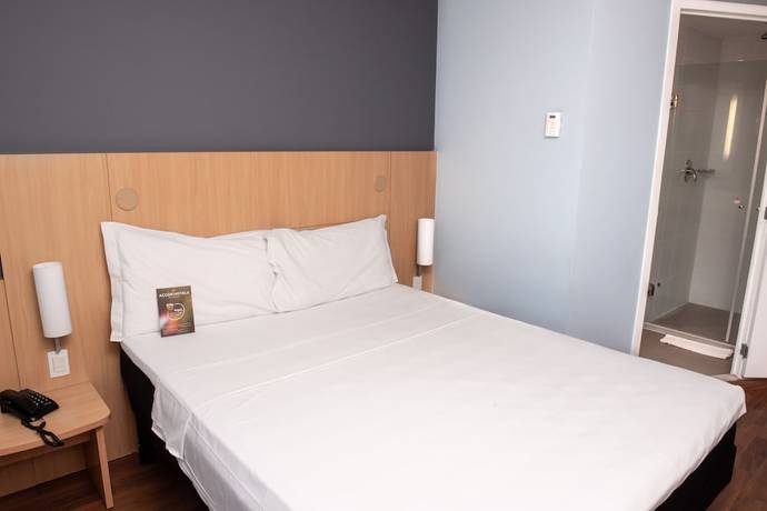 Imagen de la habitación del Hotel Ibis Rio De Janeiro Santos Dumont. Foto 13