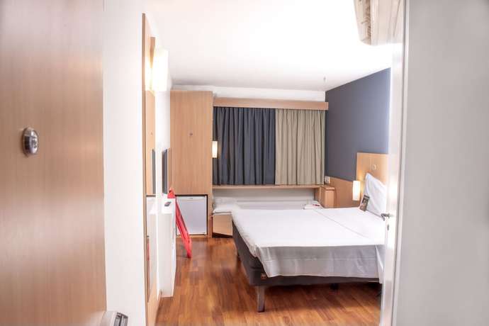 Imagen de la habitación del Hotel Ibis Rio De Janeiro Santos Dumont. Foto 17