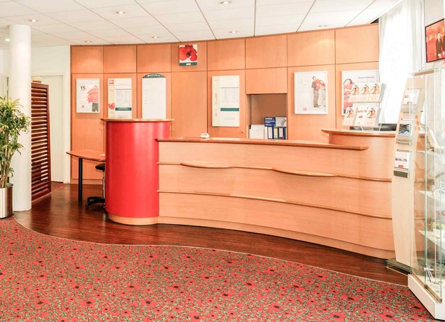 Imagen de los exteriores del Hotel Ibis Rochefort. Foto 11