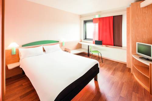 Imagen de la habitación del Hotel Ibis Roma Fiera. Foto 10