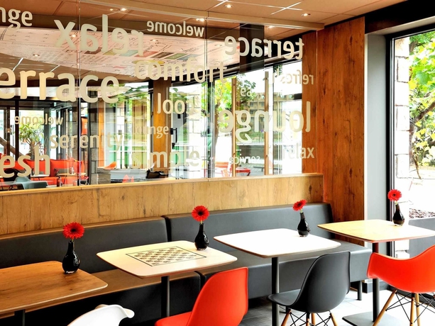 Imagen del bar/restaurante del Hotel Ibis Rotterdam City Centre. Foto 6