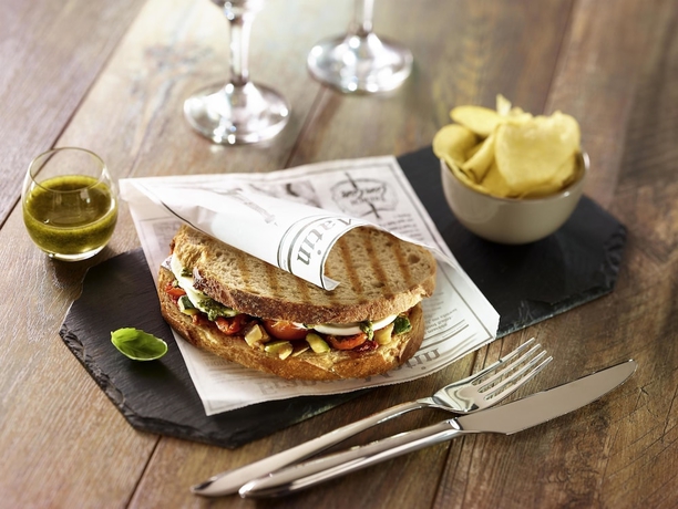 Imagen del bar/restaurante del Hotel Ibis Rotterdam Vlaardingen. Foto 5