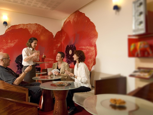 Imagen general del Hotel Ibis Rouen Centre Champ De Mars. Foto 2