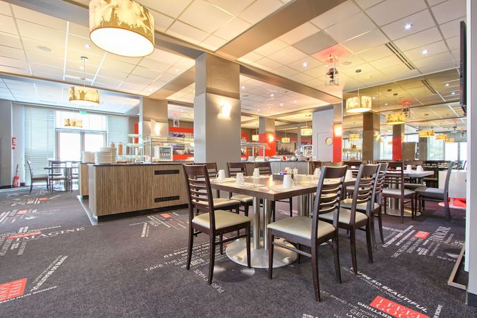 Imagen del bar/restaurante del Hotel Ibis Rungis A&eacute;roport Paris Orly. Foto 3