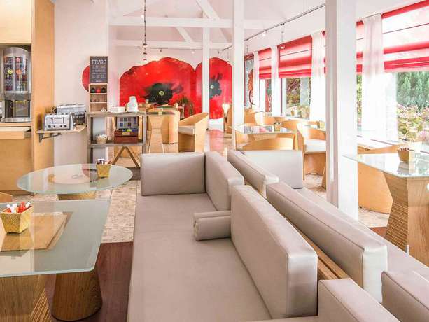 Imagen del bar/restaurante del Hotel Ibis Saint Brieuc Yffiniac. Foto 7