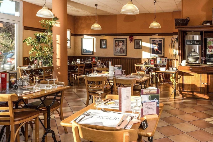 Imagen del bar/restaurante del Hotel Ibis Saint Die Des Vosges. Foto 4