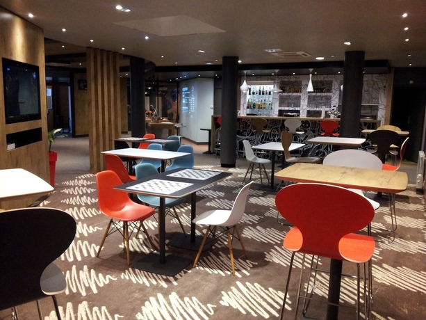 Imagen del bar/restaurante del Hotel Ibis Saint Dizier. Foto 3