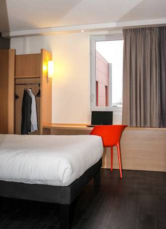 Imagen de la habitación del Hotel Ibis Saint Genis Pouilly Genève. Foto 4