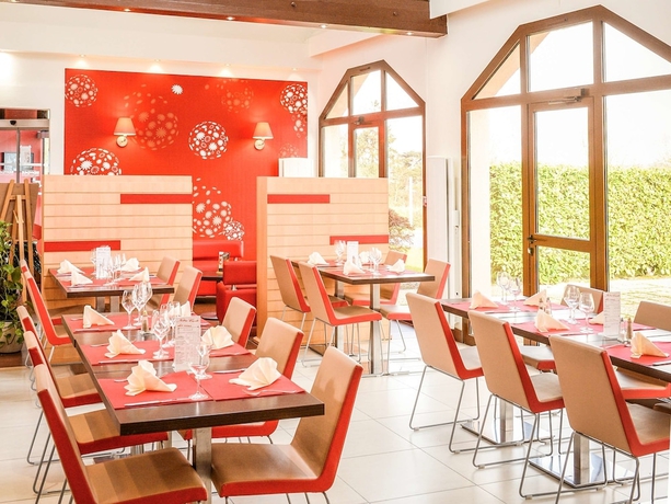 Imagen del bar/restaurante del Hotel Ibis Saint Lo La Chevalerie. Foto 6