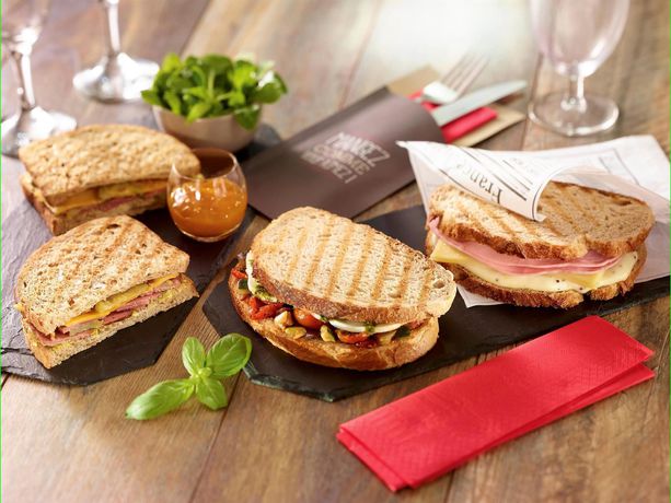 Imagen del bar/restaurante del Hotel Ibis Saint Nazaire Trignac. Foto 8