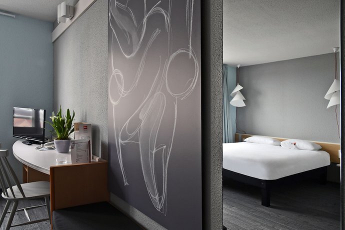 Imagen de la habitación del Hotel Ibis Saint Quentin Basilique. Foto 13