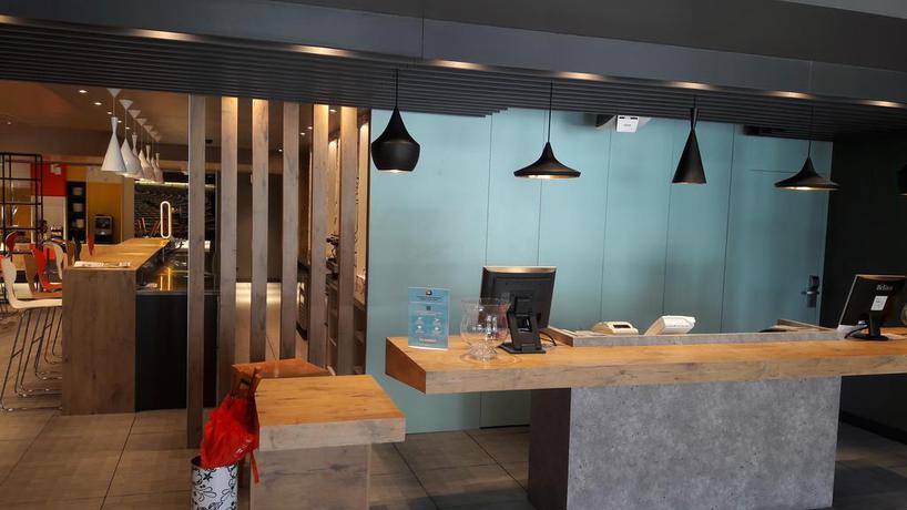 Imagen del bar/restaurante del Hotel Ibis Salamanca. Foto 6