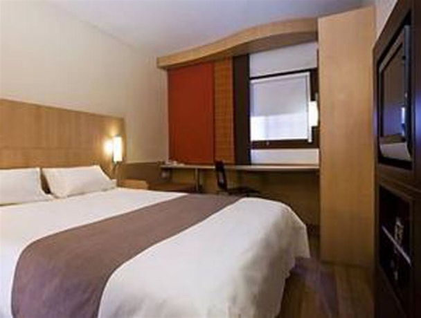 Imagen de la habitación del Hotel Ibis Santiago Estación Central. Foto 12