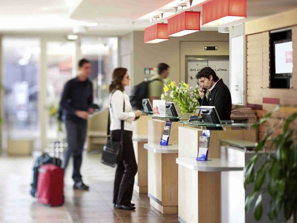 Imagen general del Hotel Ibis Santiago Estación Central. Foto 2
