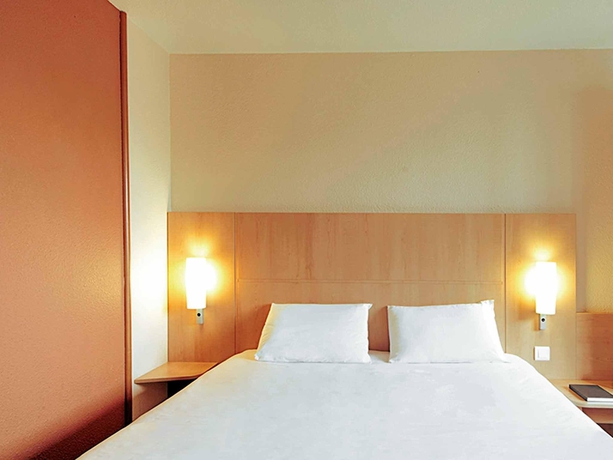 Imagen de la habitación del Hotel Ibis Sarcelles. Foto 7