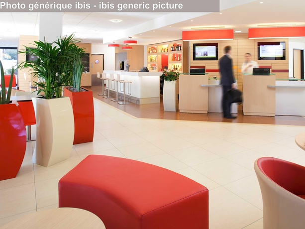 Imagen de los exteriores del Hotel Ibis Sarcelles. Foto 8