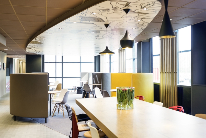 Imagen de los interiores del Hotel Ibis Schiphol Amsterdam Airport. Foto 14