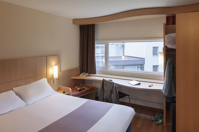 Imagen de la habitación del Hotel Ibis Schiphol Amsterdam Airport. Foto 7