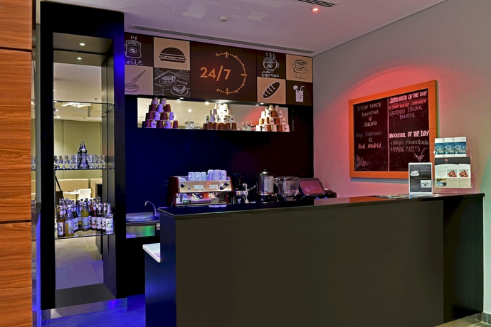 Imagen del bar/restaurante del Hotel Ibis Seef Manama. Foto 3