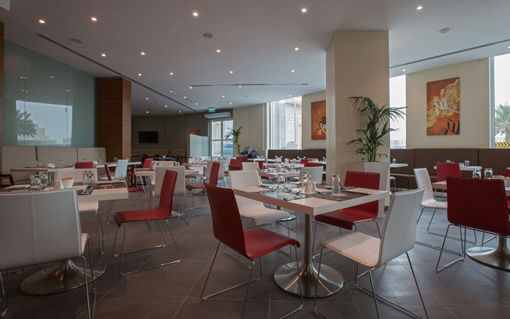 Imagen del bar/restaurante del Hotel Ibis Seef Manama. Foto 6