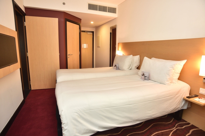 Imagen de la habitación del Hotel Ibis Seef Manama. Foto 9