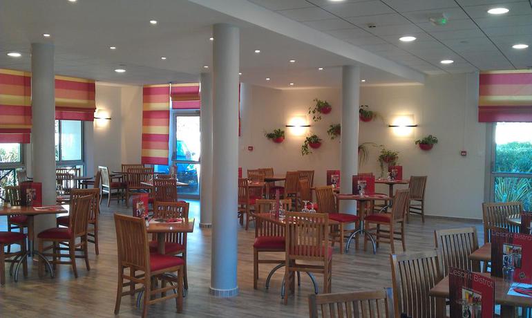 Imagen del bar/restaurante del Hotel Ibis Sète Balaruc Les Bains Bien-être Et Spa. Foto 2