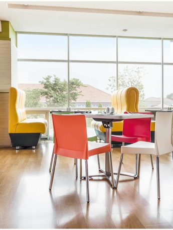 Imagen del bar/restaurante del Hotel Ibis Semarang Simpang Lima. Foto 2