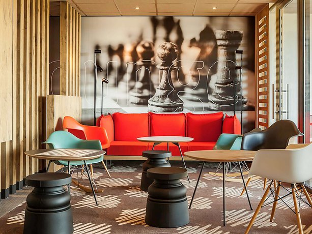 Imagen del bar/restaurante del Hotel Ibis Sens, Sens. Foto 5
