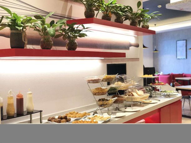 Imagen del bar/restaurante del Hotel Ibis Shanghai Hongqiao Transport Hub Qibao. Foto 7