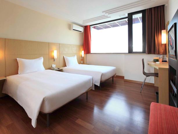 Imagen de la habitación del Hotel Ibis Shanghai Yu Garden. Foto 12
