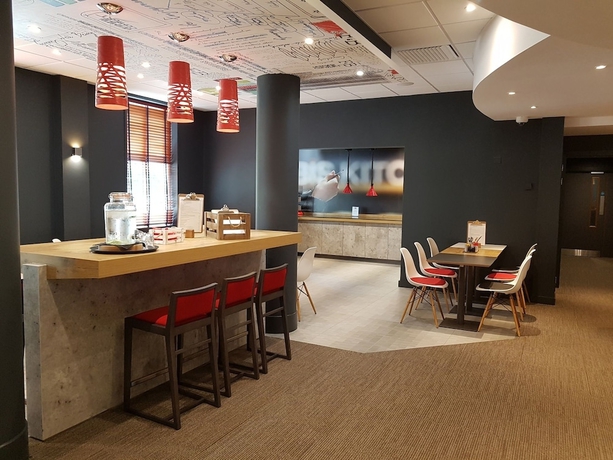 Imagen del bar/restaurante del Hotel Ibis Sheffield City. Foto 3
