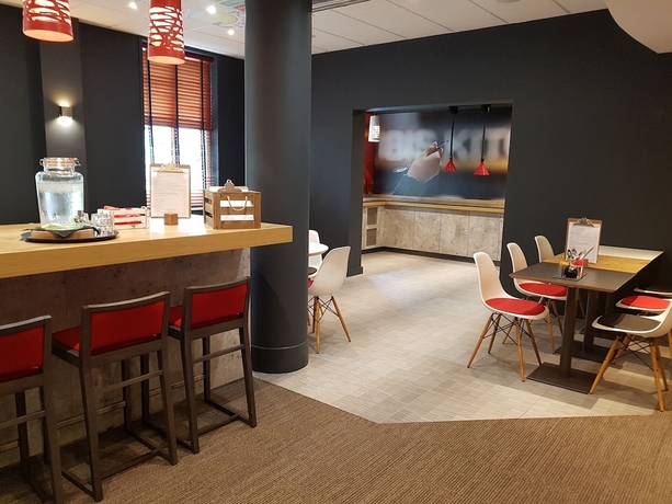 Imagen del bar/restaurante del Hotel Ibis Sheffield City. Foto 4