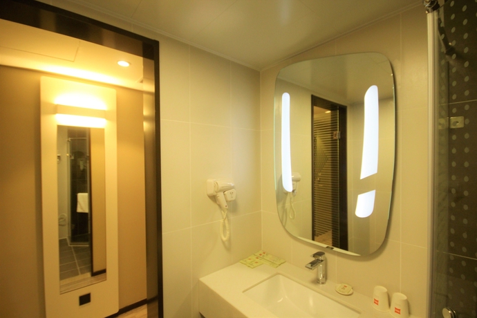 Imagen de la habitación del Hotel Ibis Shenyang North Station. Foto 13