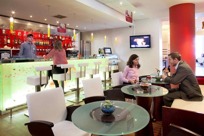 Imagen del bar/restaurante del Hotel Ibis Sibir Omsk. Foto 5