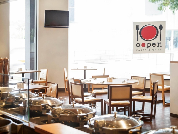 Imagen del bar/restaurante del Hotel Ibis Singapore Novena. Foto 3