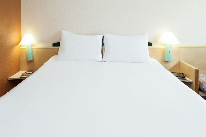 Imagen de la habitación del Hotel Ibis Sion. Foto 12