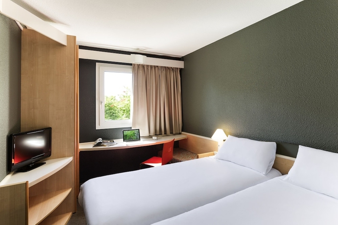 Imagen de la habitación del Hotel Ibis Sisteron. Foto 4