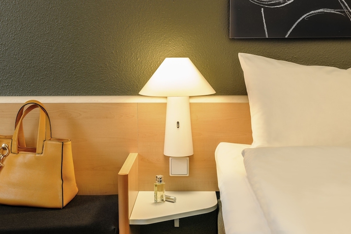 Imagen de la habitación del Hotel Ibis Sisteron. Foto 5
