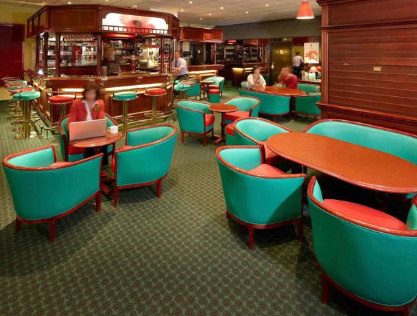 Imagen del bar/restaurante del Hotel Ibis Site Du Futuroscope. Foto 2