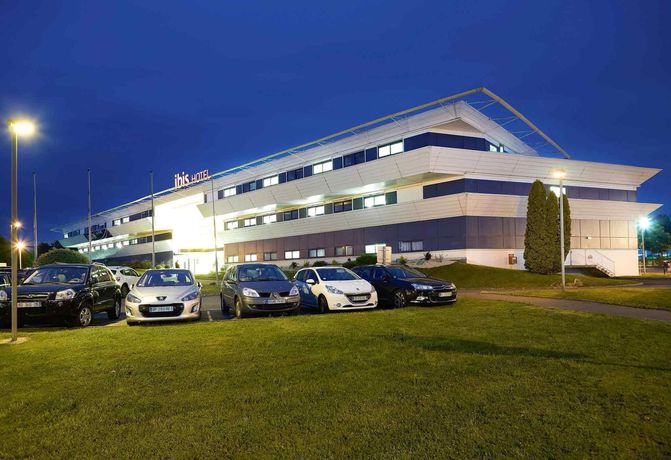 Imagen de los exteriores del Hotel Ibis Site Du Futuroscope. Foto 7