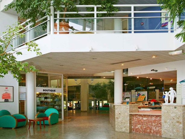 Imagen de los interiores del Hotel Ibis Site Du Futuroscope. Foto 8