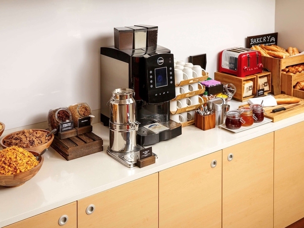 Imagen del bar/restaurante del Hotel Ibis Southampton Centre. Foto 5