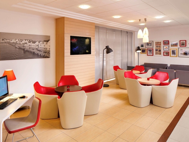 Imagen del bar/restaurante del Hotel Ibis Southampton Centre. Foto 8