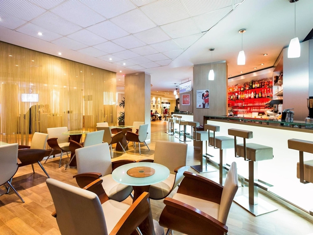 Imagen del bar/restaurante del Hotel Ibis St Petersburg Centre. Foto 4