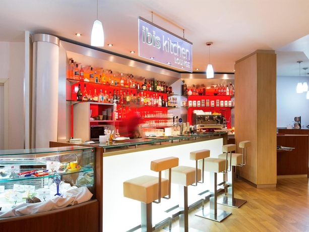 Imagen del bar/restaurante del Hotel Ibis St Petersburg Centre. Foto 5