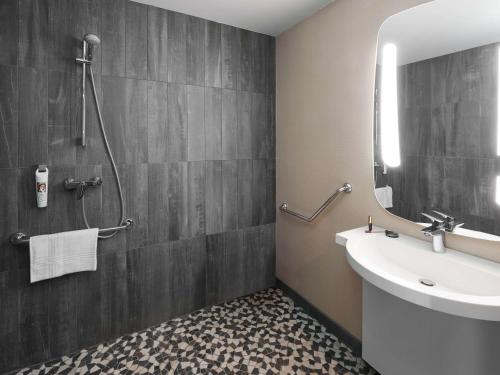 Imagen de la habitación del Hotel Ibis Strasbourg Centre Gare. Foto 8
